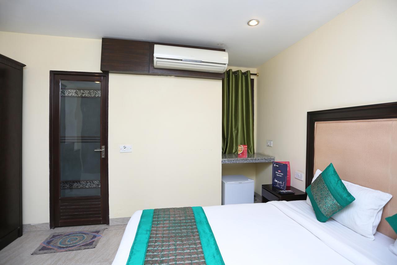 Oyo 714 Hotel De Plaza New Delhi Bagian luar foto