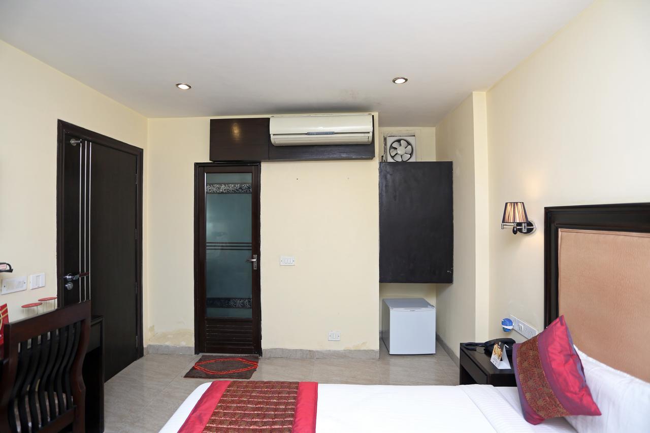 Oyo 714 Hotel De Plaza New Delhi Bagian luar foto